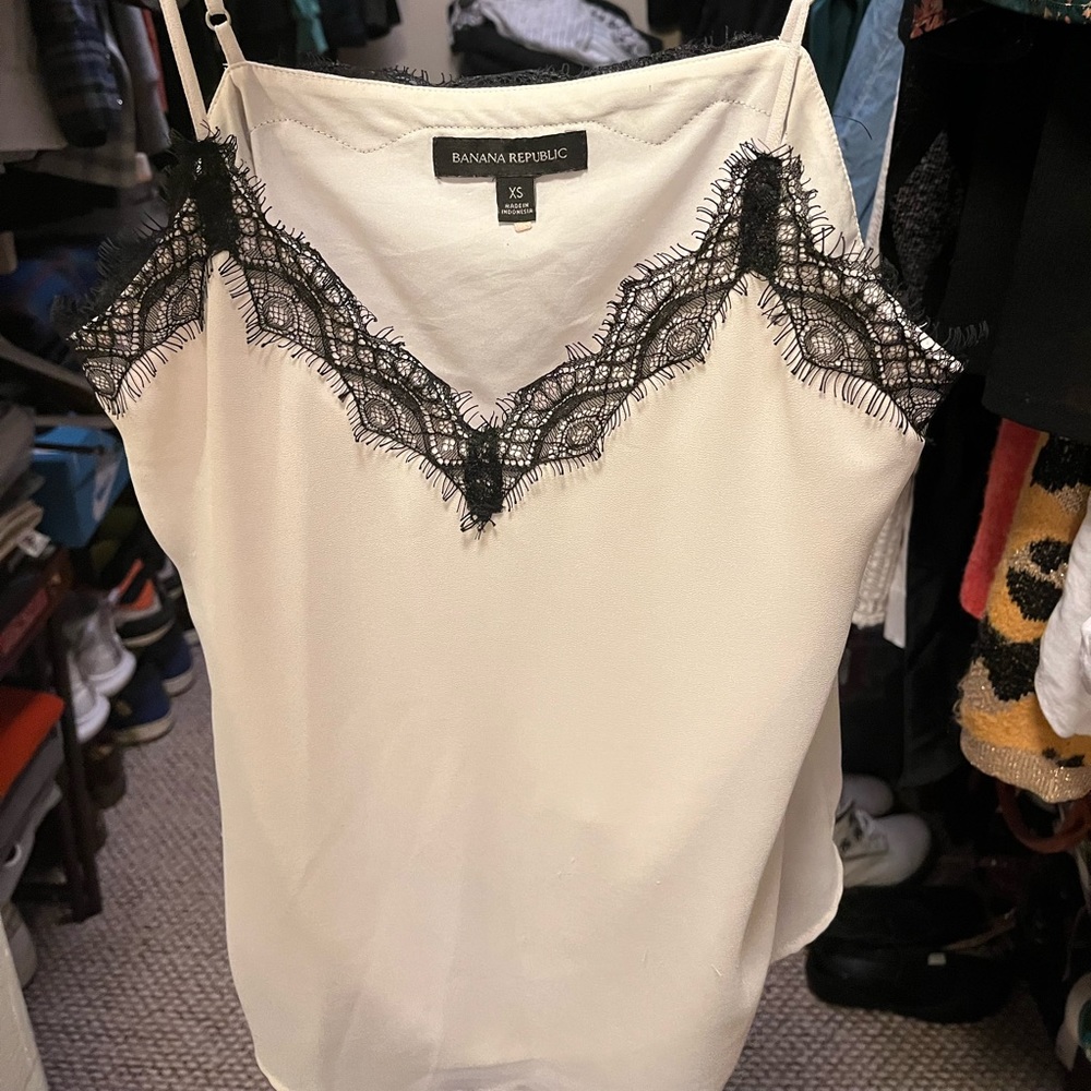 Banana Republic lace trim camisole
